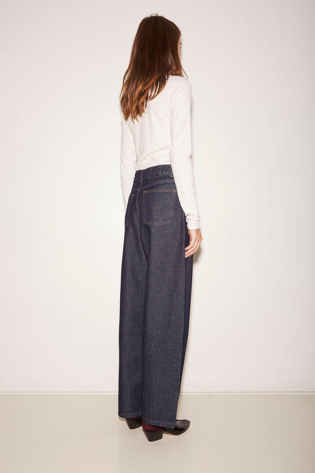 W26DENIHILTON-BRUT-2.jpg