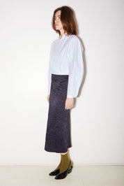 JUPE MIDI MARTHA EN SATIN FROISSÉ NAVY