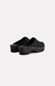 BLACK CLOGS