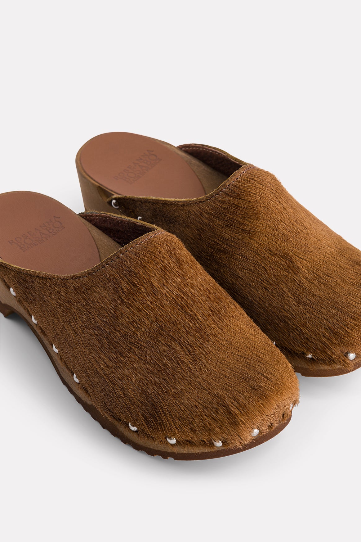 W26SHOECLOG_CARAMEL-DETAIL-1.jpg