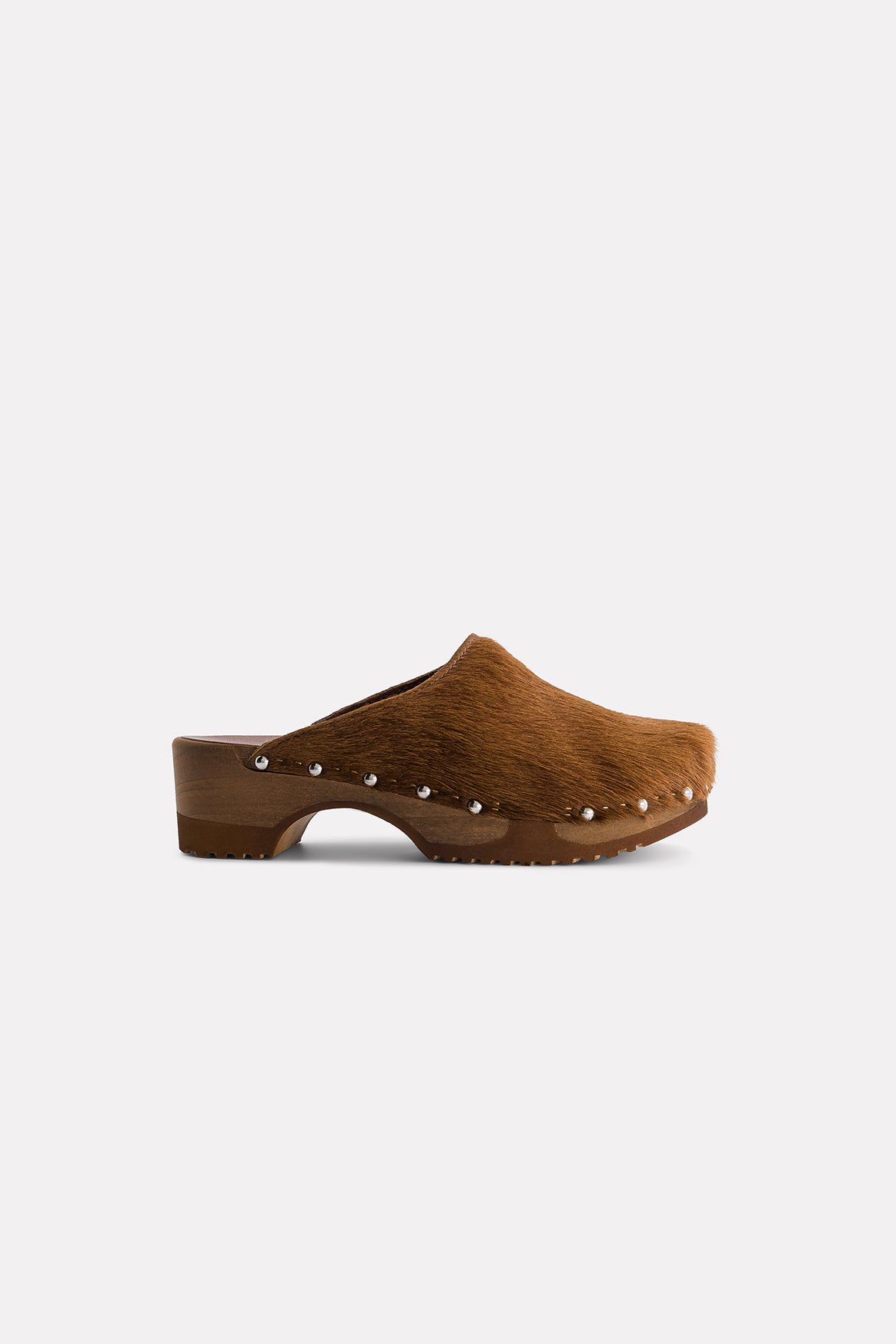 W26SHOECLOG_CARAMEL-SIDE-1.jpg