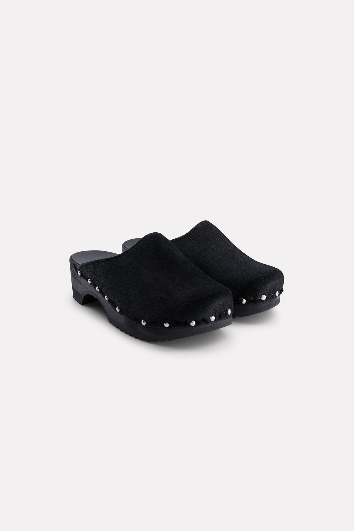 W26SHOECLOG_NOIR-PROFIL-1.jpg