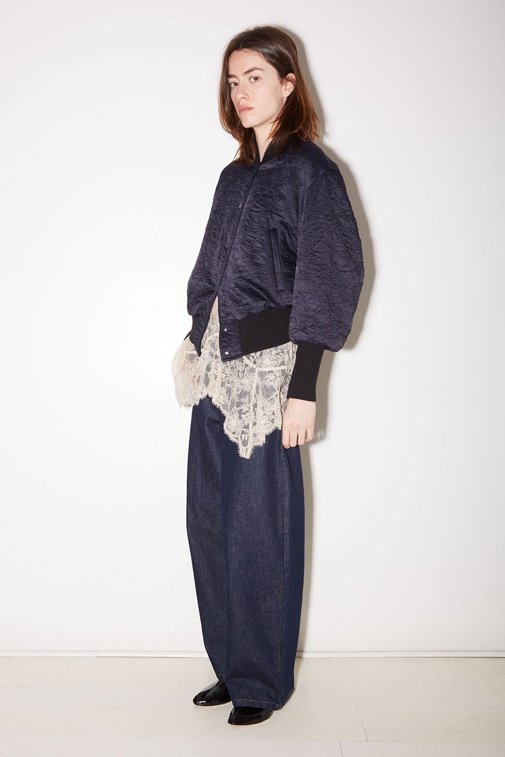 BLOUSON COURT PUZZLE EN SATIN FROISSÉ NAVY - ROSEANNA