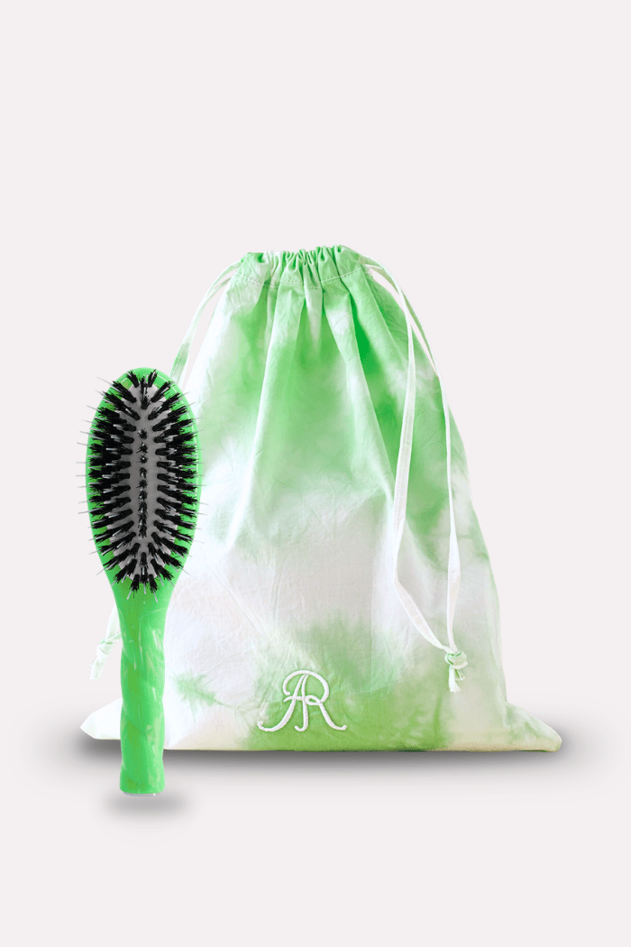 Le duo Petite Brosse Indispensable N°2 et sa Pochette Cover Lime - ROSEANNA