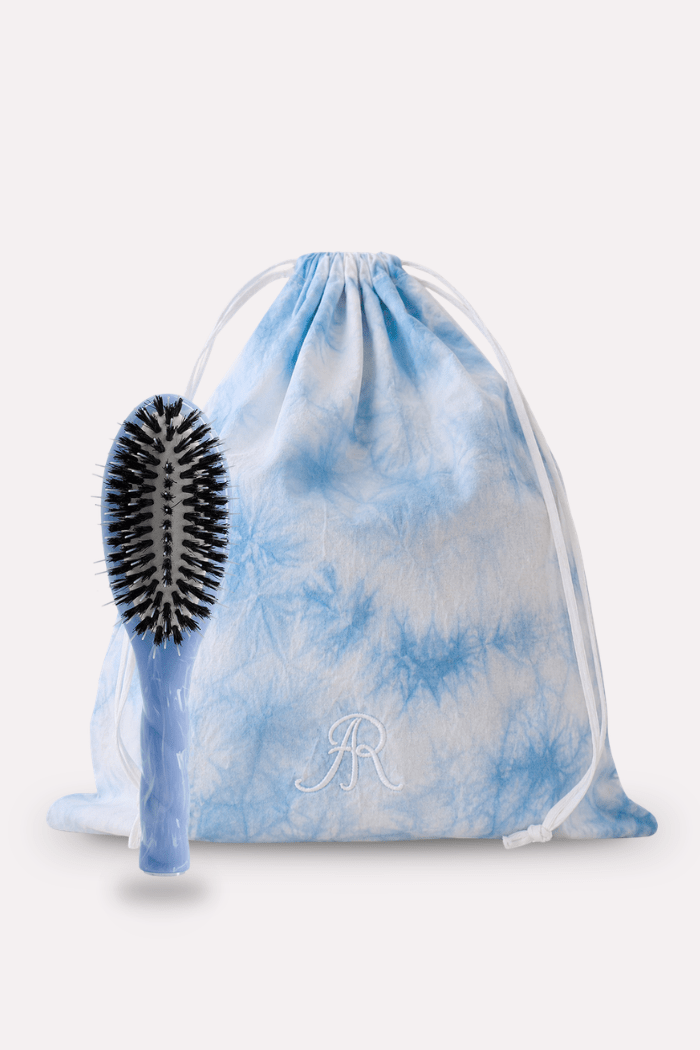 Le duo Petite Brosse Indispensable N°2 et sa Pochette Cover Sky - ROSEANNA