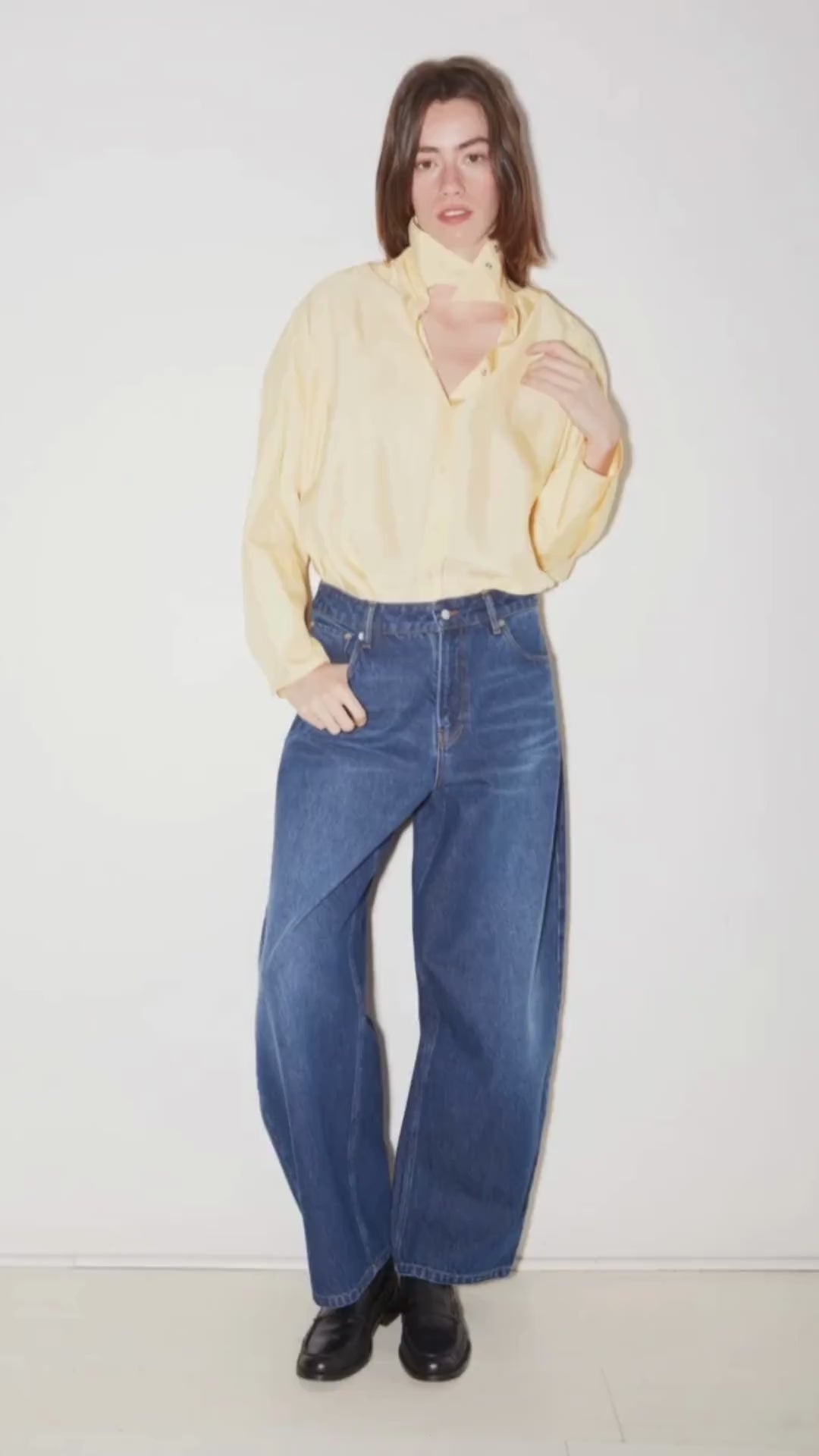 JEAN BARREL HILTON IN STONE DENIM