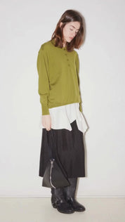 JUPE MIDI ROSIE EN SATIN D'ACÉTATE CHARBON