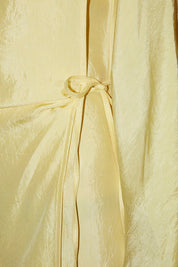 ROBE PORTEFEUILLE TAYLOR EN SATIN D'ACÉTATE JAUNE - ROSEANNA